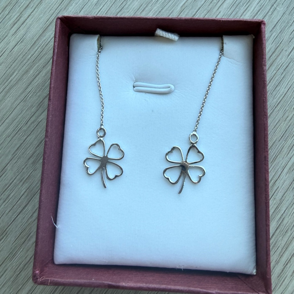 NWT Clover threader earrings